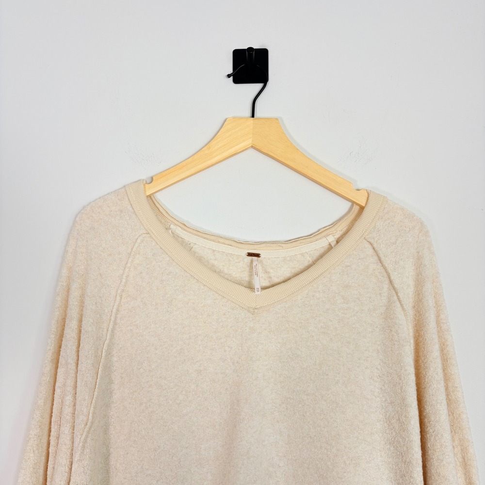 Free People Take It‎ Off V-Neck Pullover Sweater Sweatshirt Cream OB888256 XS - Picture 3 of 8